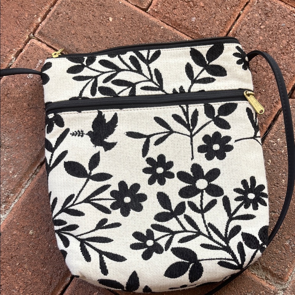 Elegant Black and White Floral Crossbody Bag - Picture 6 of 6
